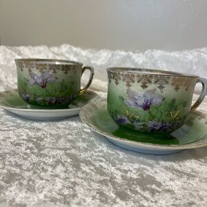 Tea cups w/saucers, Violets.